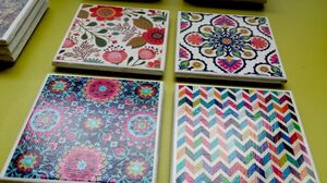 Tirgoju nost: dekoratīvi paliktnīši krūzēm, glāzēm, svecēm